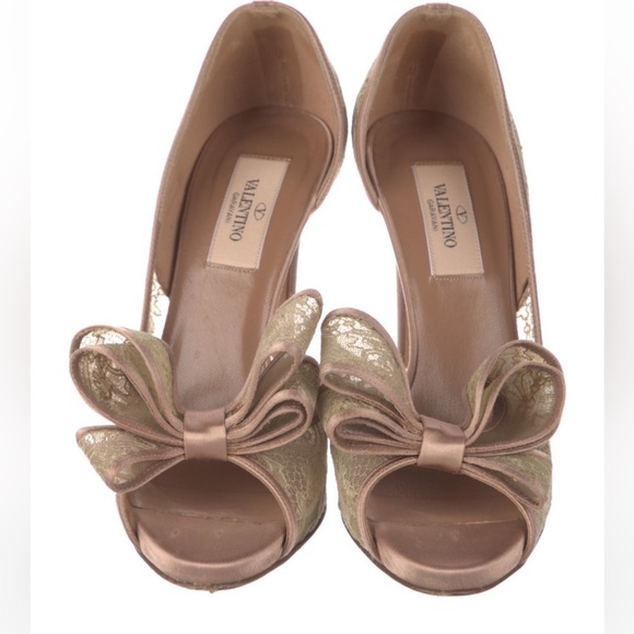 Valentino Shoes - Valentino Lace Pattern Bow Accents D'Orsay Pumps